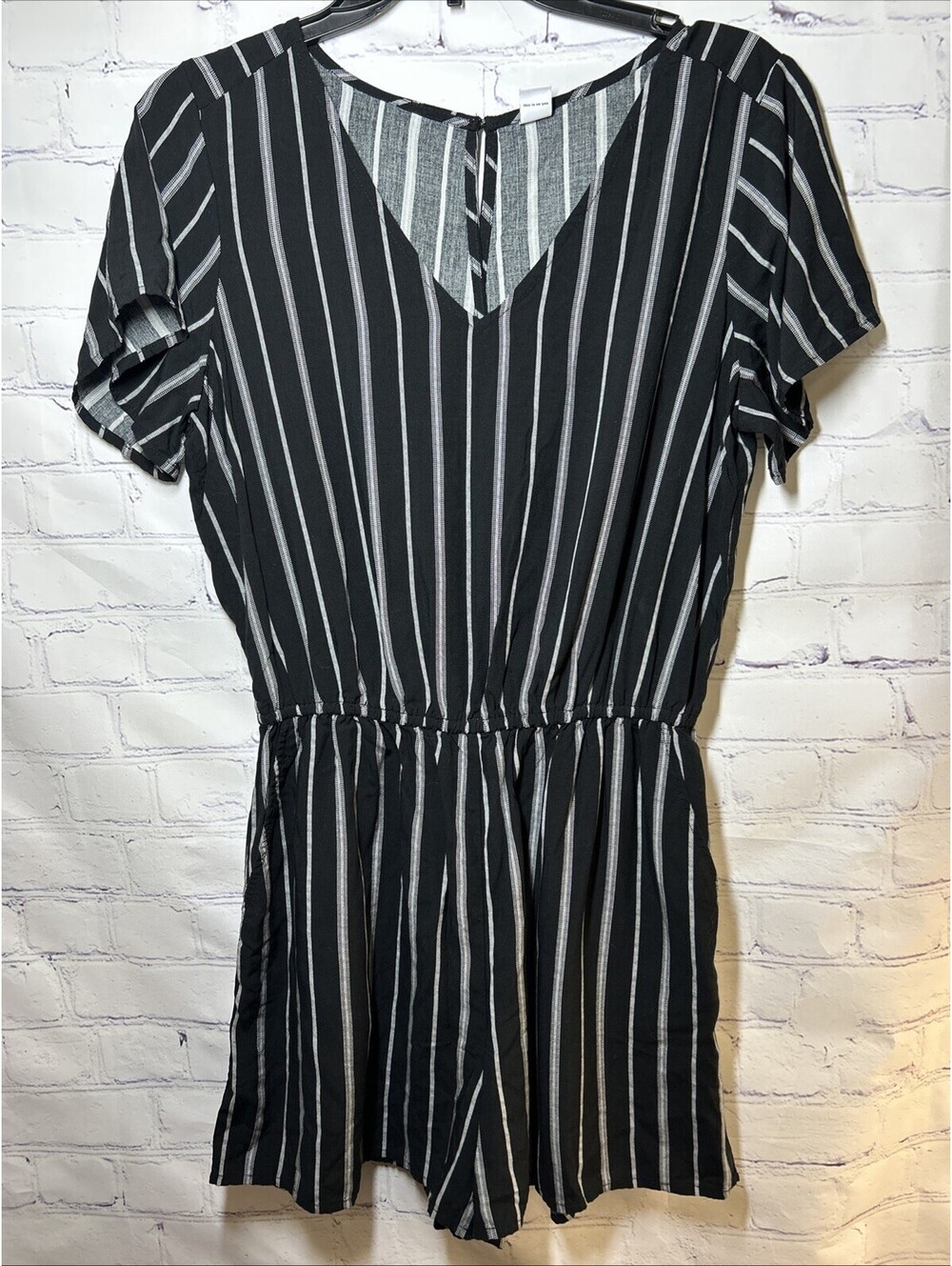 Old Navy Black White Striped Romper Medium Short Sleeve Peekaboo Back Casual